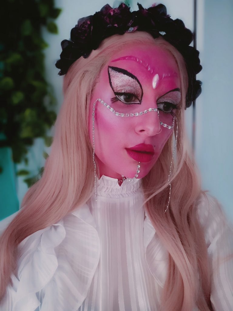 Alternative look inspired by Charli XCX's song 'Pink Diamond'